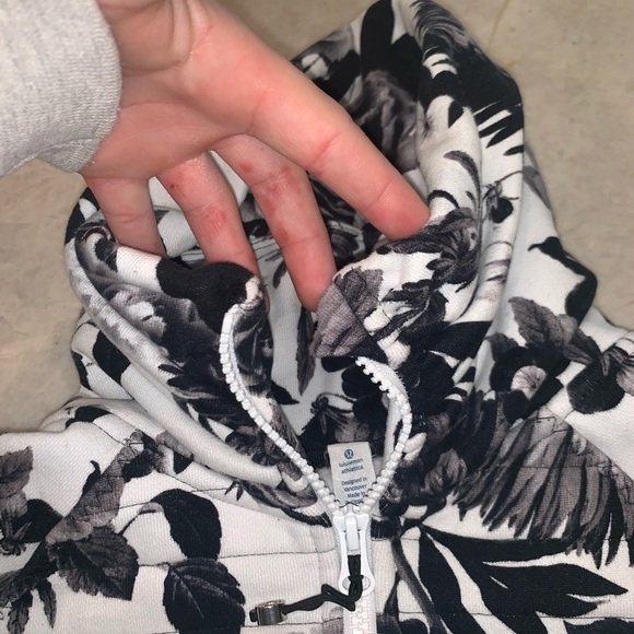 Lulu lemon Zip Up Jacket - Picture 5 of 6